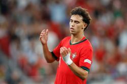 乐鱼娱乐平台 -赛前本菲卡备战意大利杯，单刀错失细节曝光，底气十足，纪律约束更严格(绿军总决赛前两场5人场均得分16+)